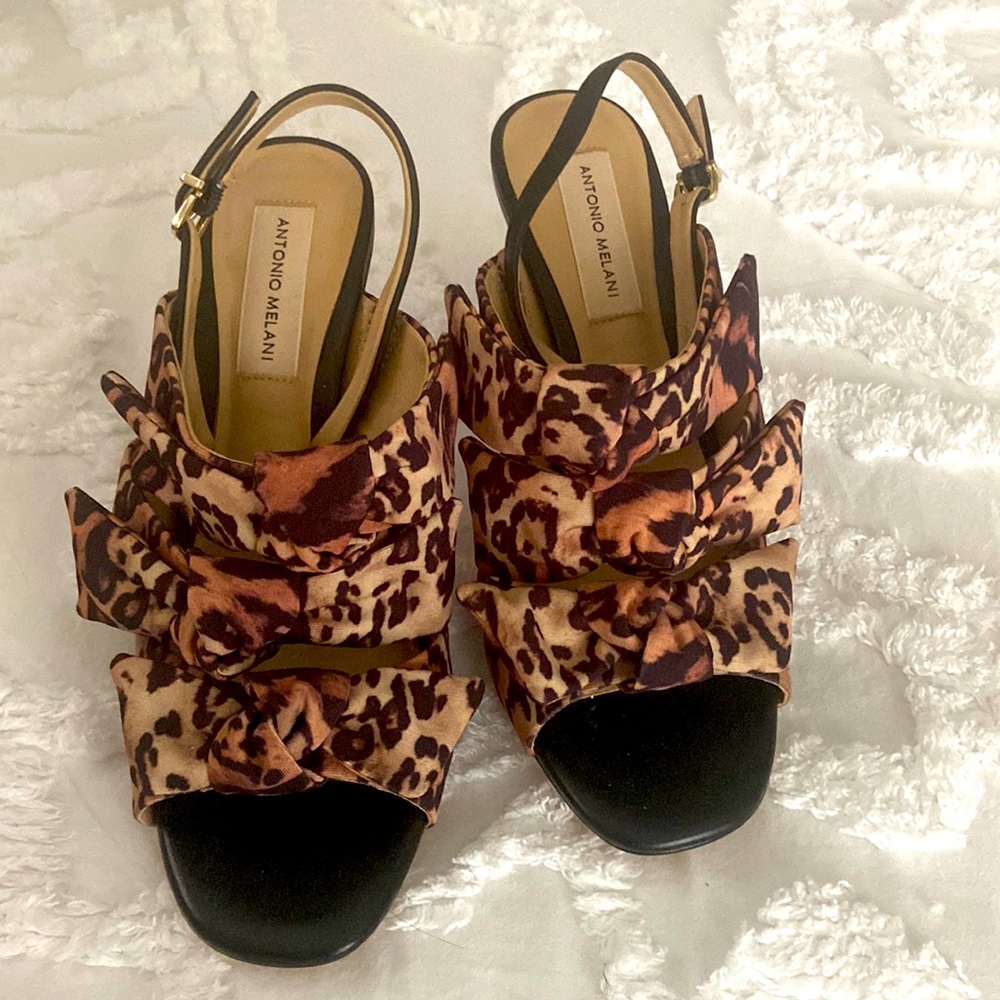 Antonio Melani heels excellent condition, worn once. Size 8 no scuffs or marks